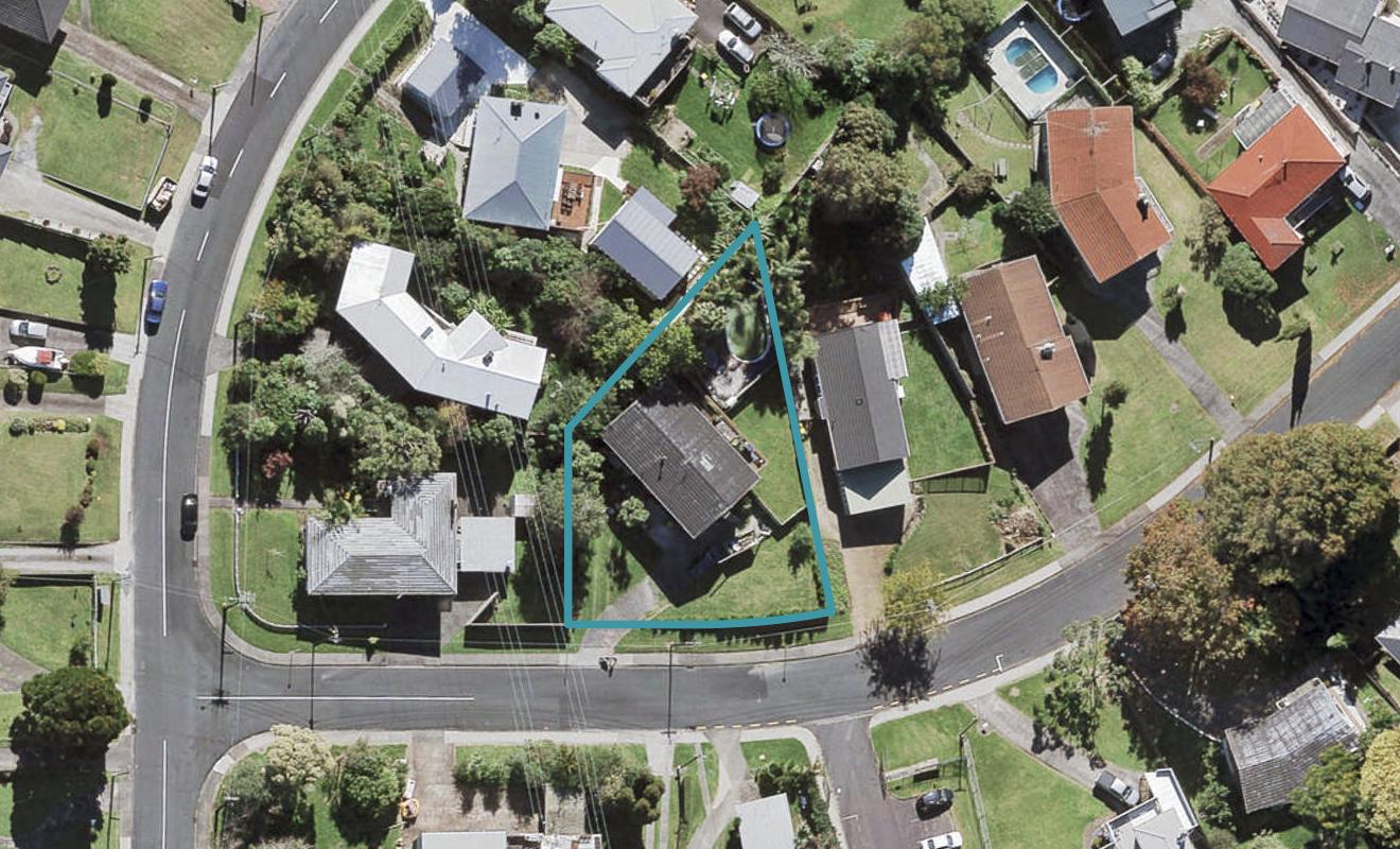 145 Tiroroa Avenue, Te Atatu South, Auckland - Carousel 1