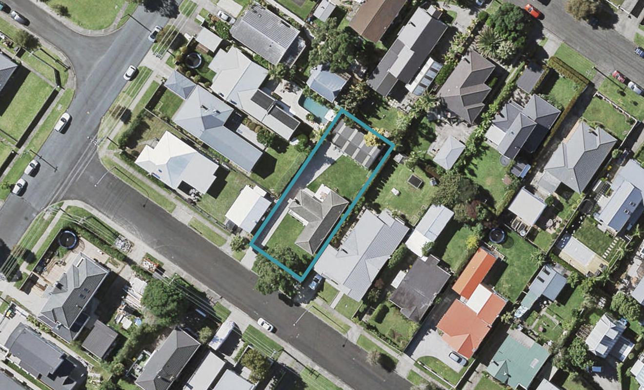 2 Creamer Avenue, Belmont, Auckland - Carousel 1