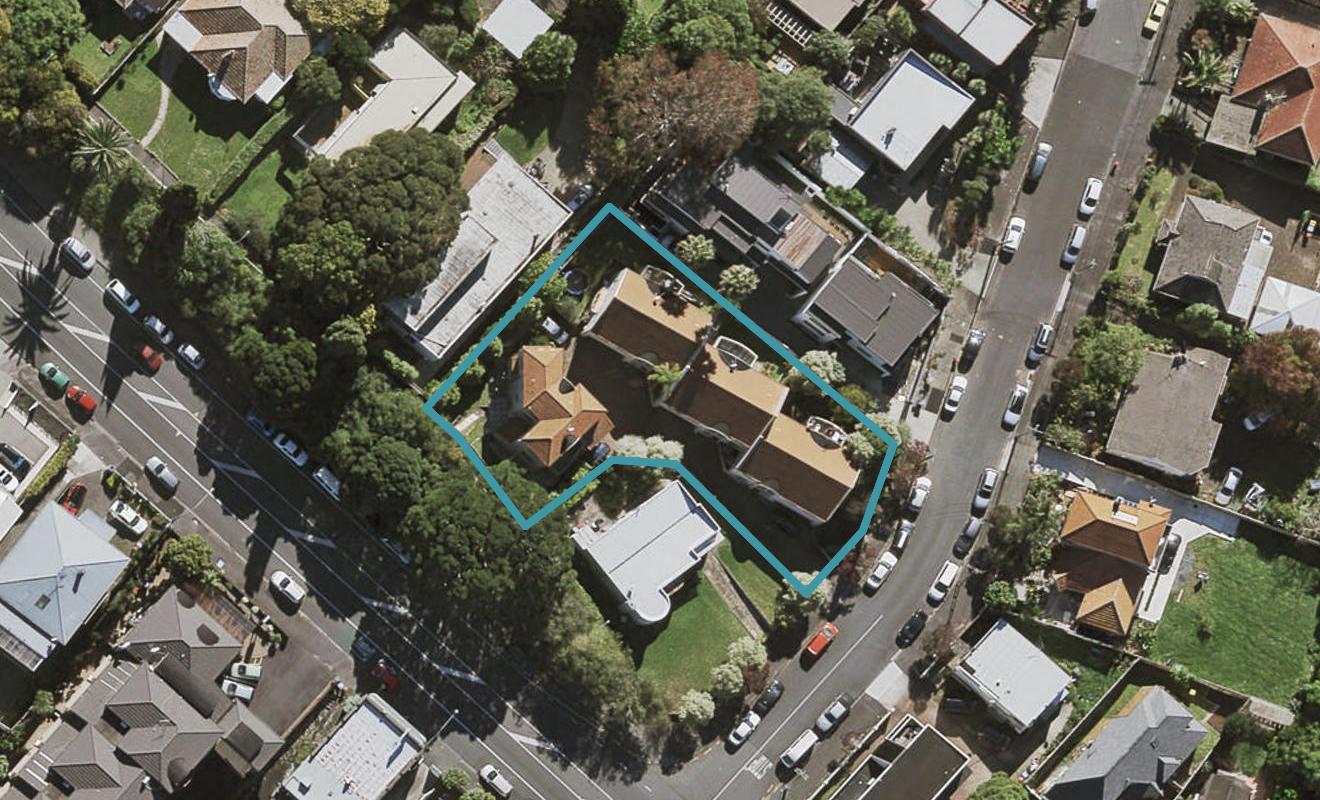 1/19 Otahuri Crescent, Remuera, Auckland - Carousel 1