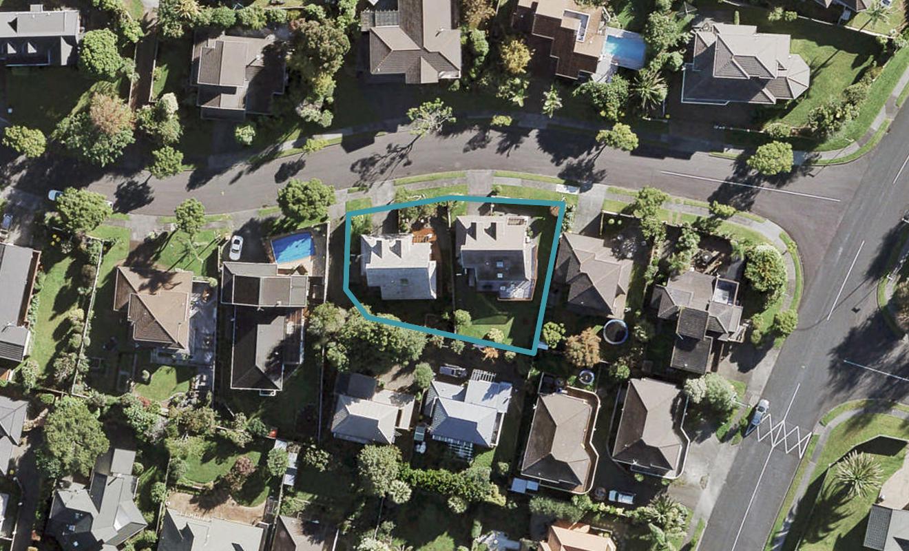 2/4 Glucina Avenue, West Harbour, Auckland - Carousel 1