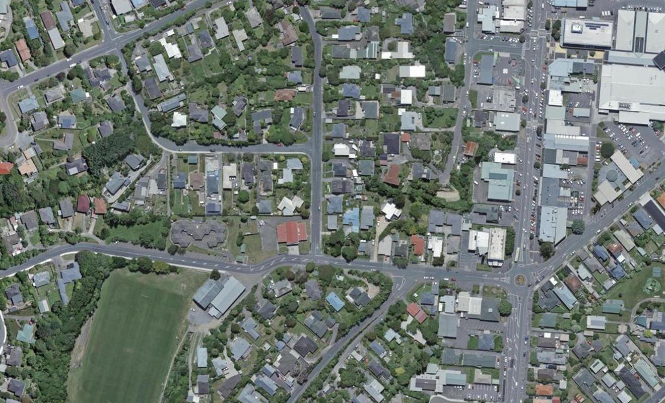 1A Roy Street, Tawa, Wellington - Carousel 1