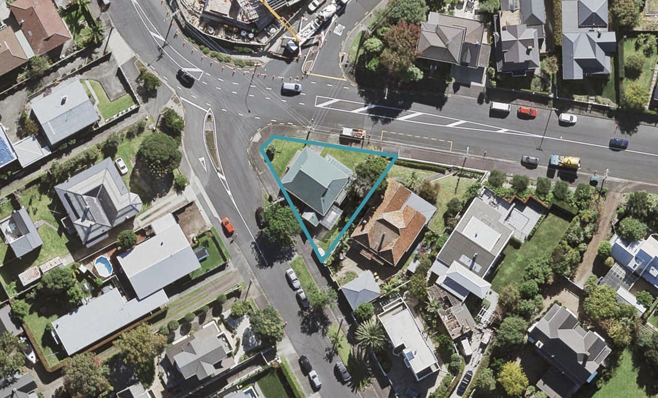 60 Hinemoa Street, Birkenhead, Auckland - Carousel 1