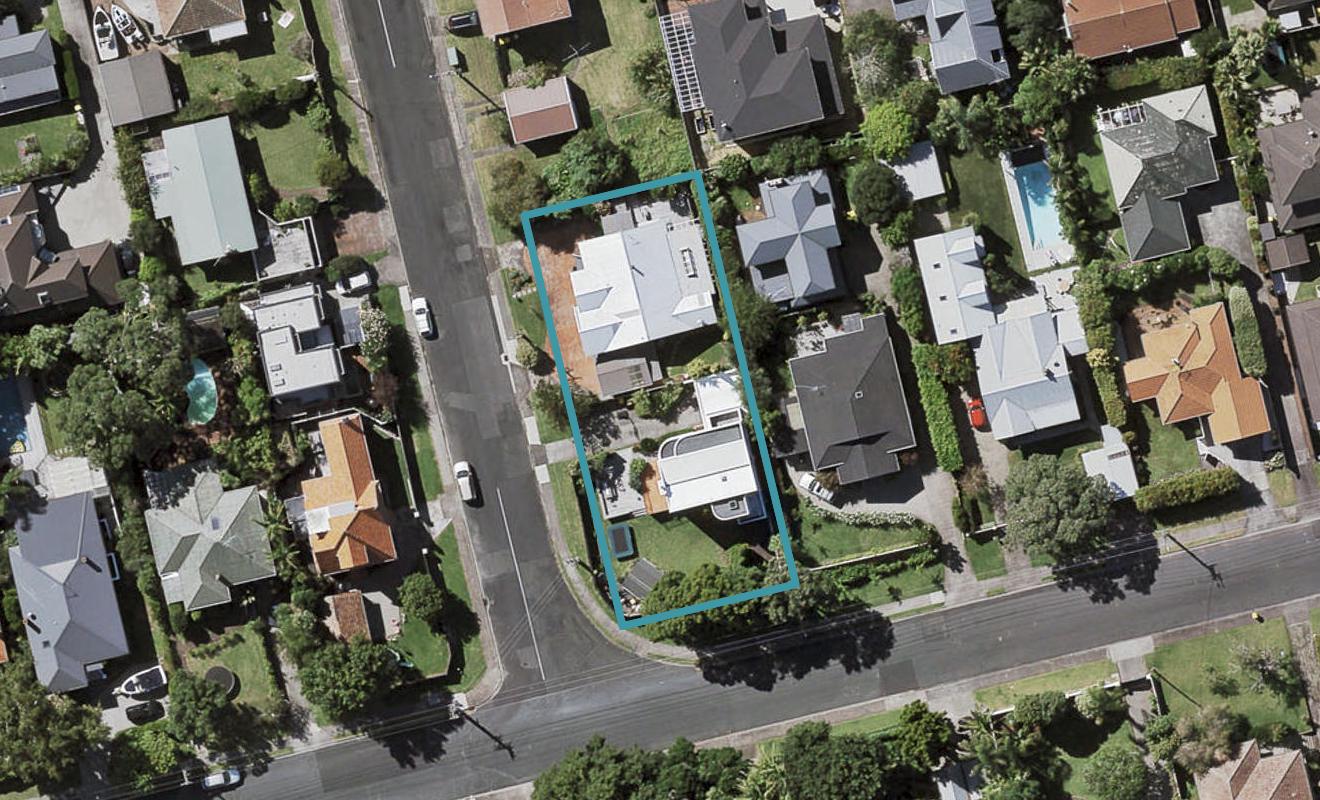 2/0 Norwood Road, Bayswater, Auckland - Carousel 1