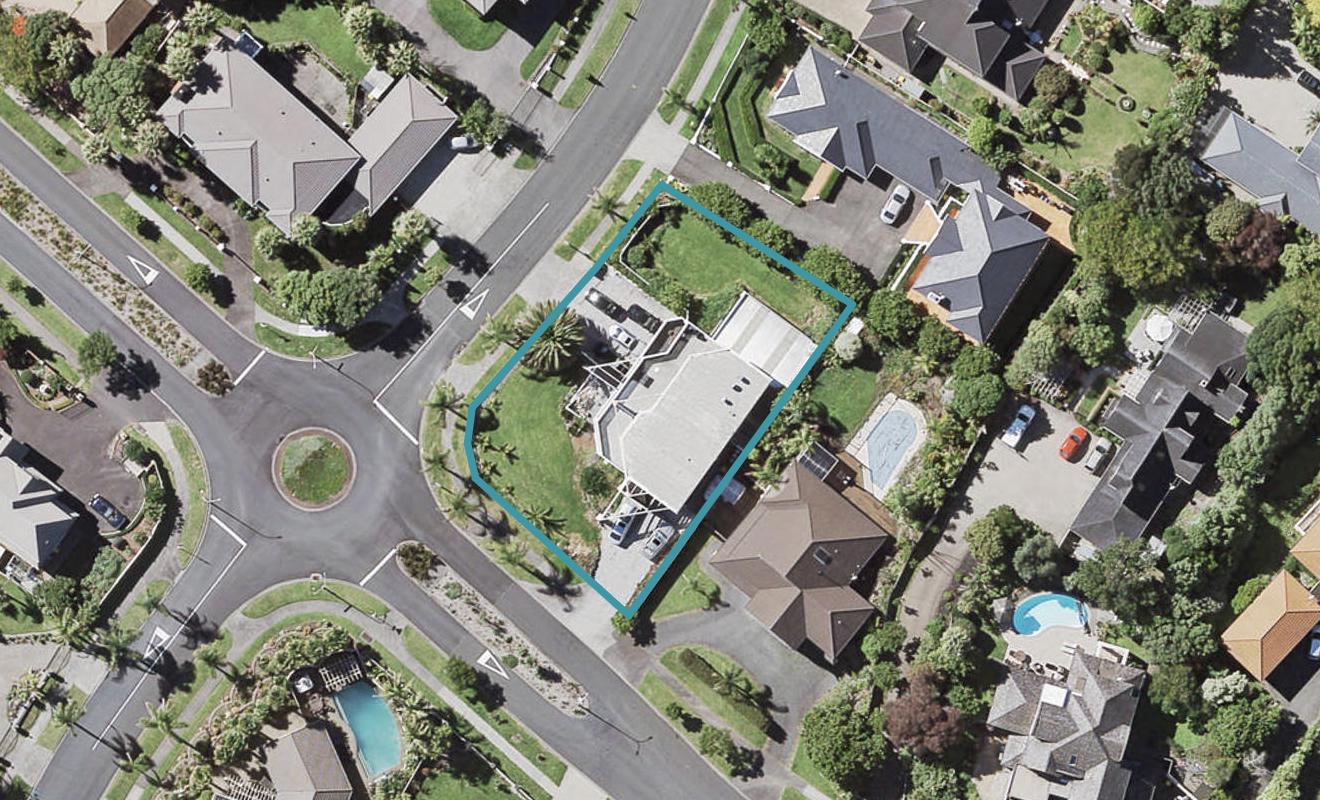 1 Del Mar Court, Shamrock Park, Auckland - Carousel 1