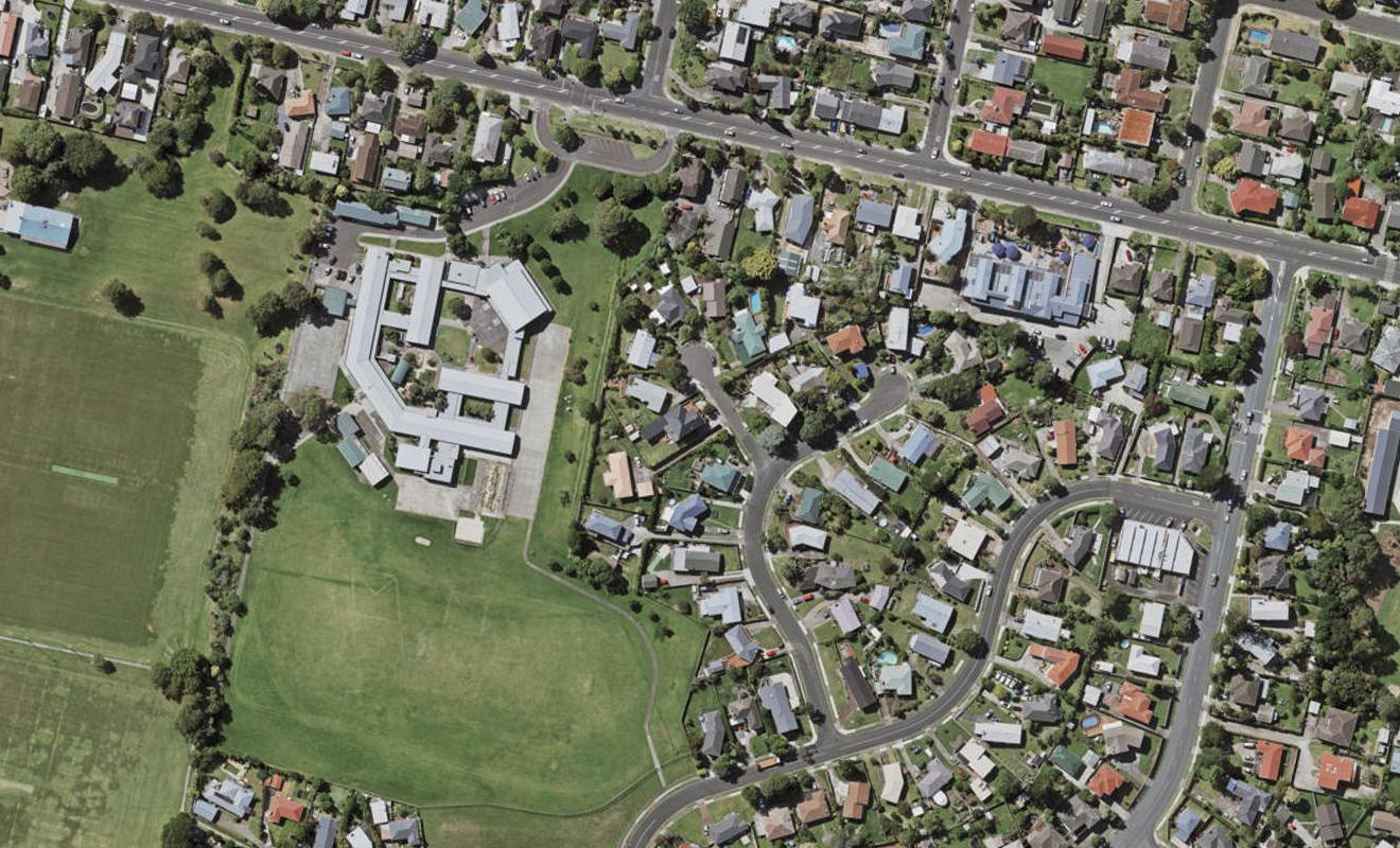 6A Rosina Place, Pakuranga, Auckland - Carousel 1