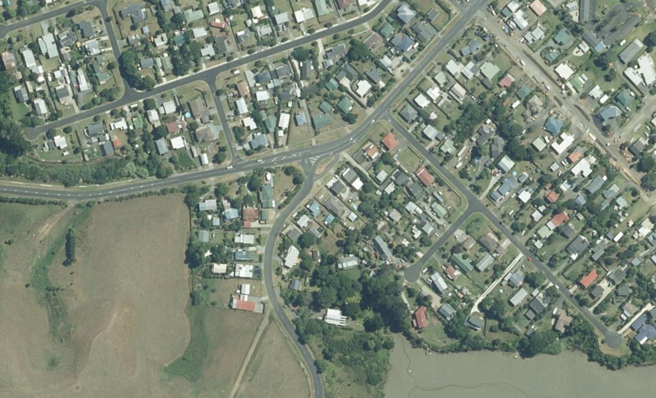 2 Te Hutewai Road, Raglan, Raglan - Carousel 1