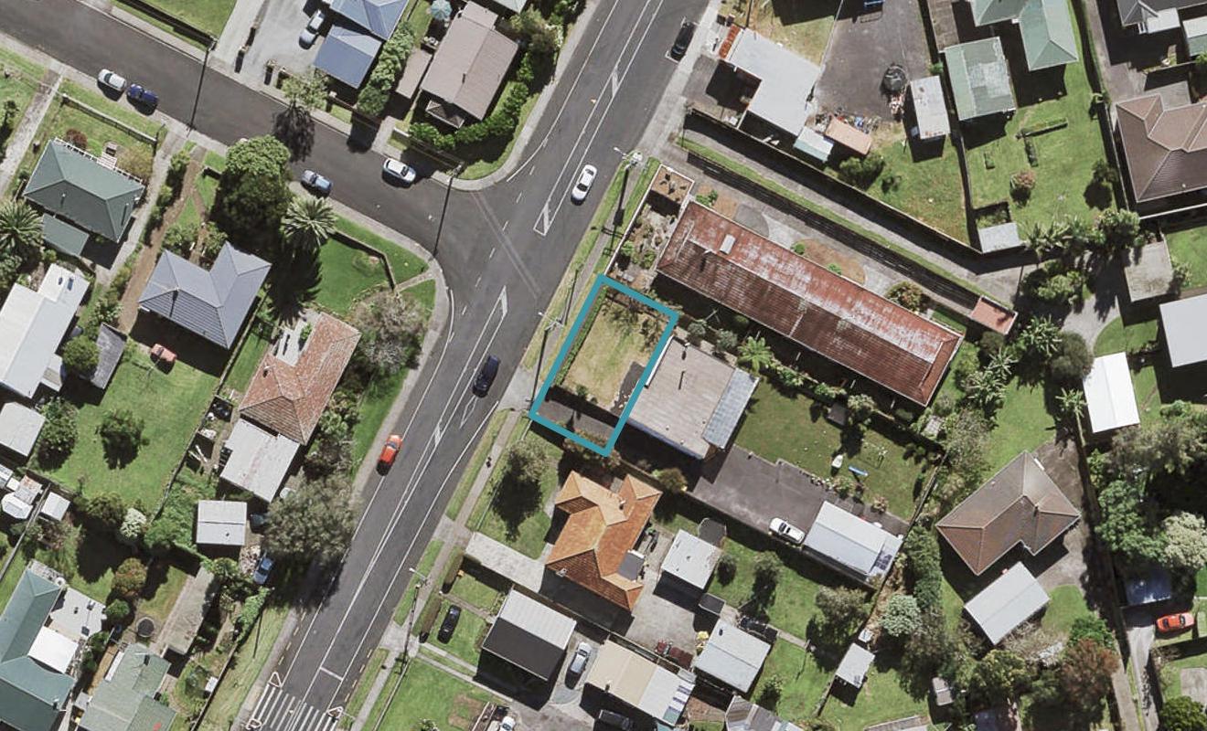 31B Wallace Road, Mangere Bridge, Auckland - Carousel 1