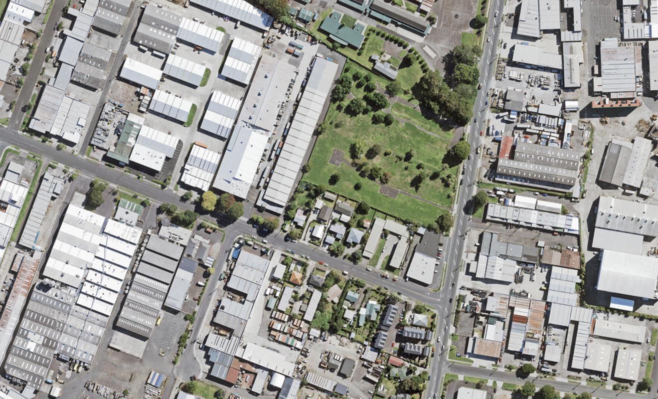 9/13 Keeling Road, Henderson, Auckland - Carousel 1