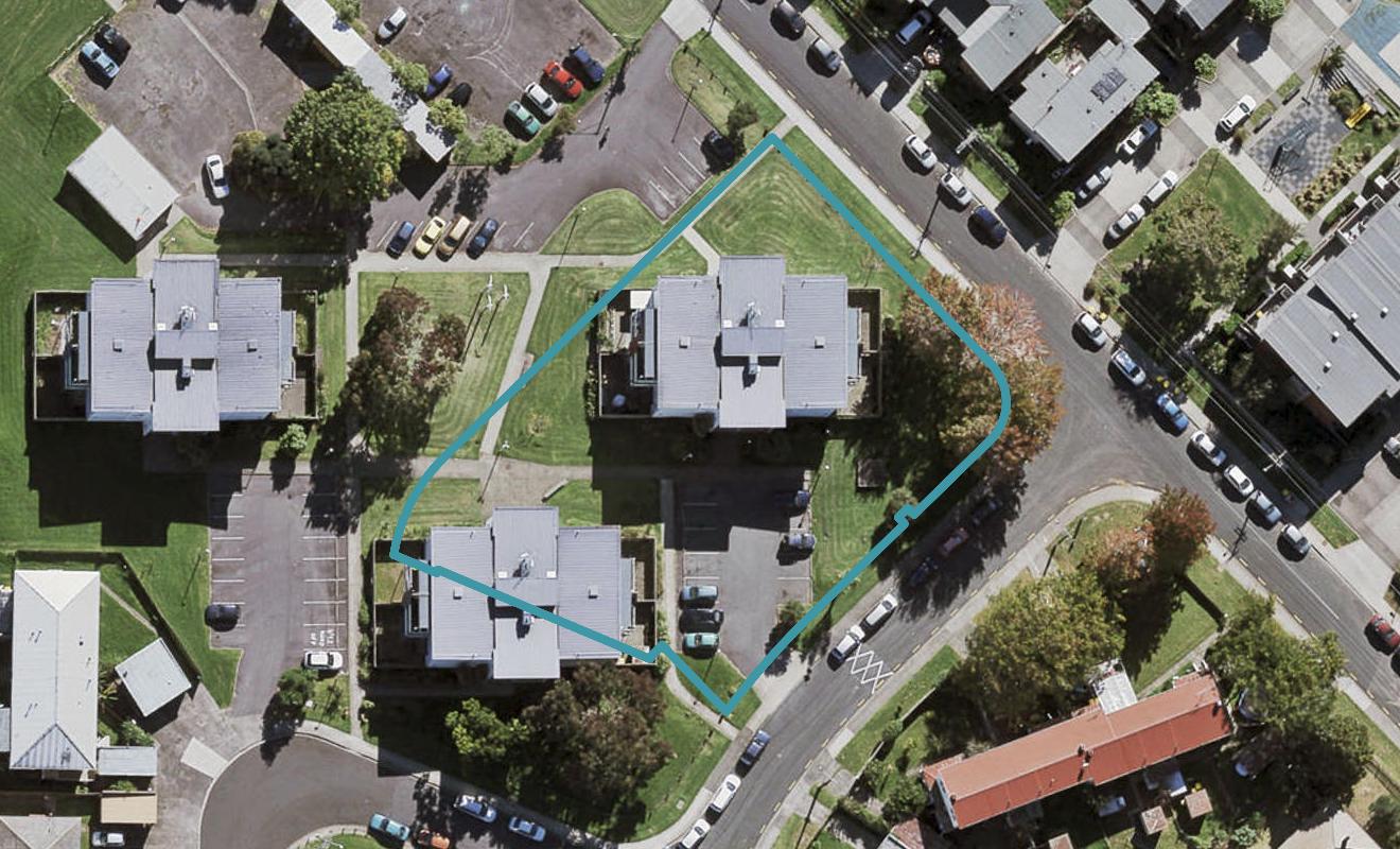 1/3G Tiakina Road, Northcote, Auckland - Carousel 1