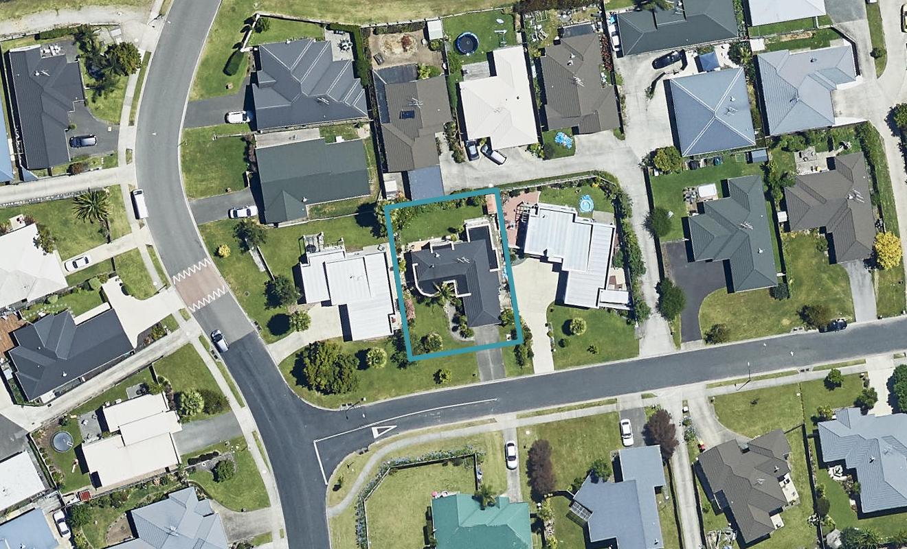 3 Lisa Place, Brookfield, Tauranga - Carousel 1