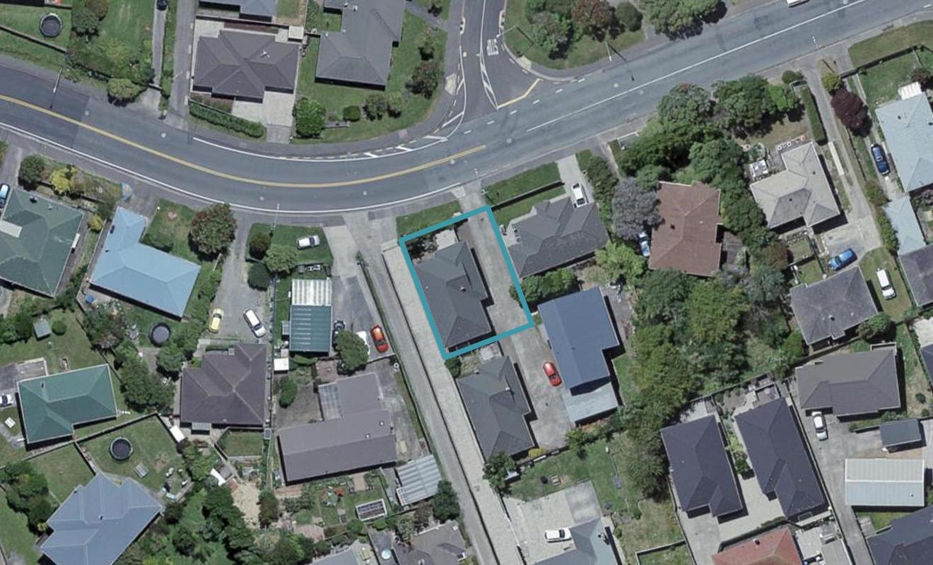 42A Horokiwi Road West, Newlands, Wellington - Carousel 1
