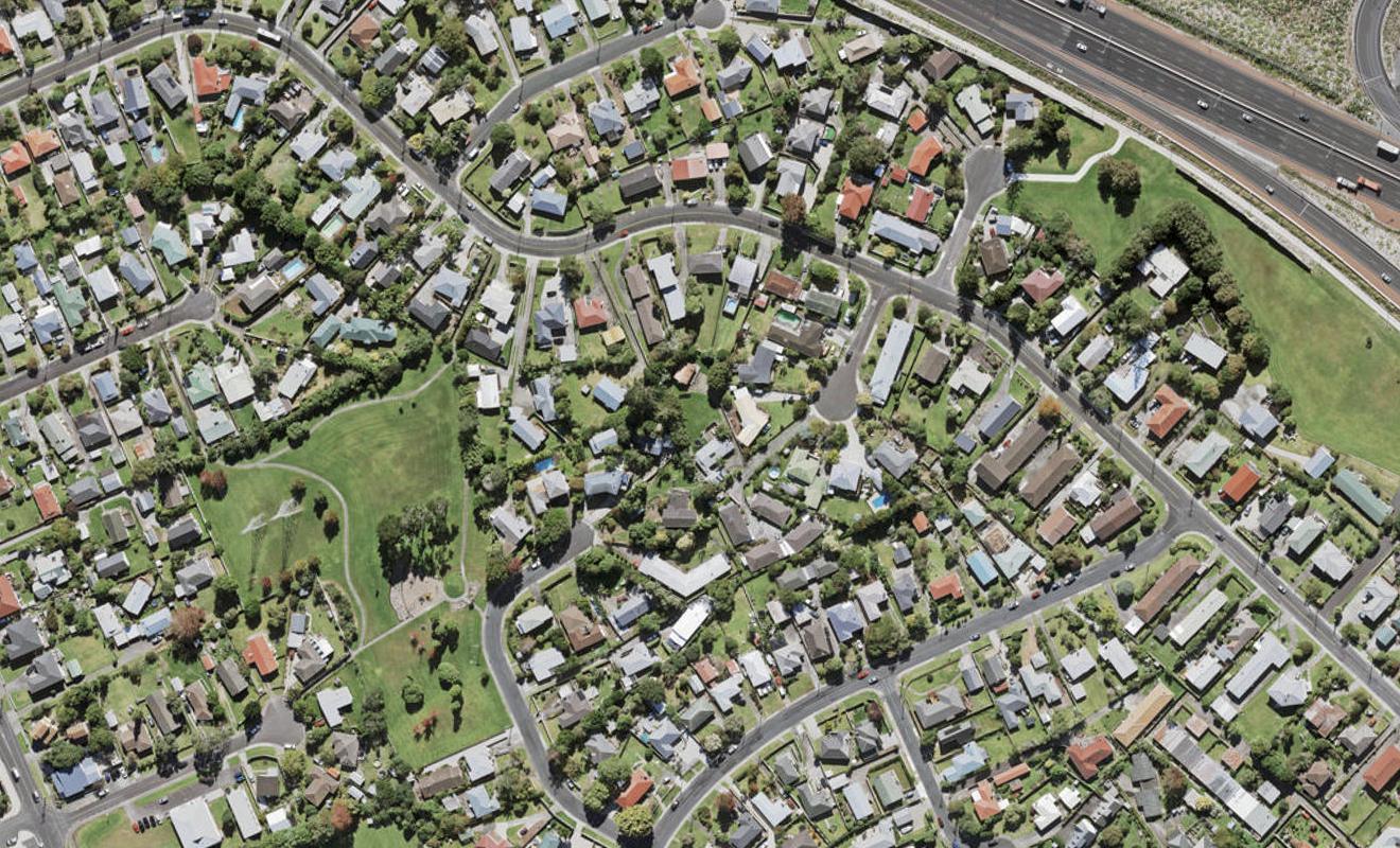 9A May Avenue, Te Atatu South, Auckland - Carousel 1