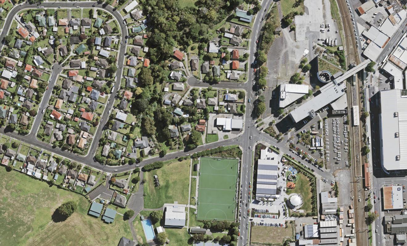 21E Smythe Road, Henderson, Auckland - Carousel 1