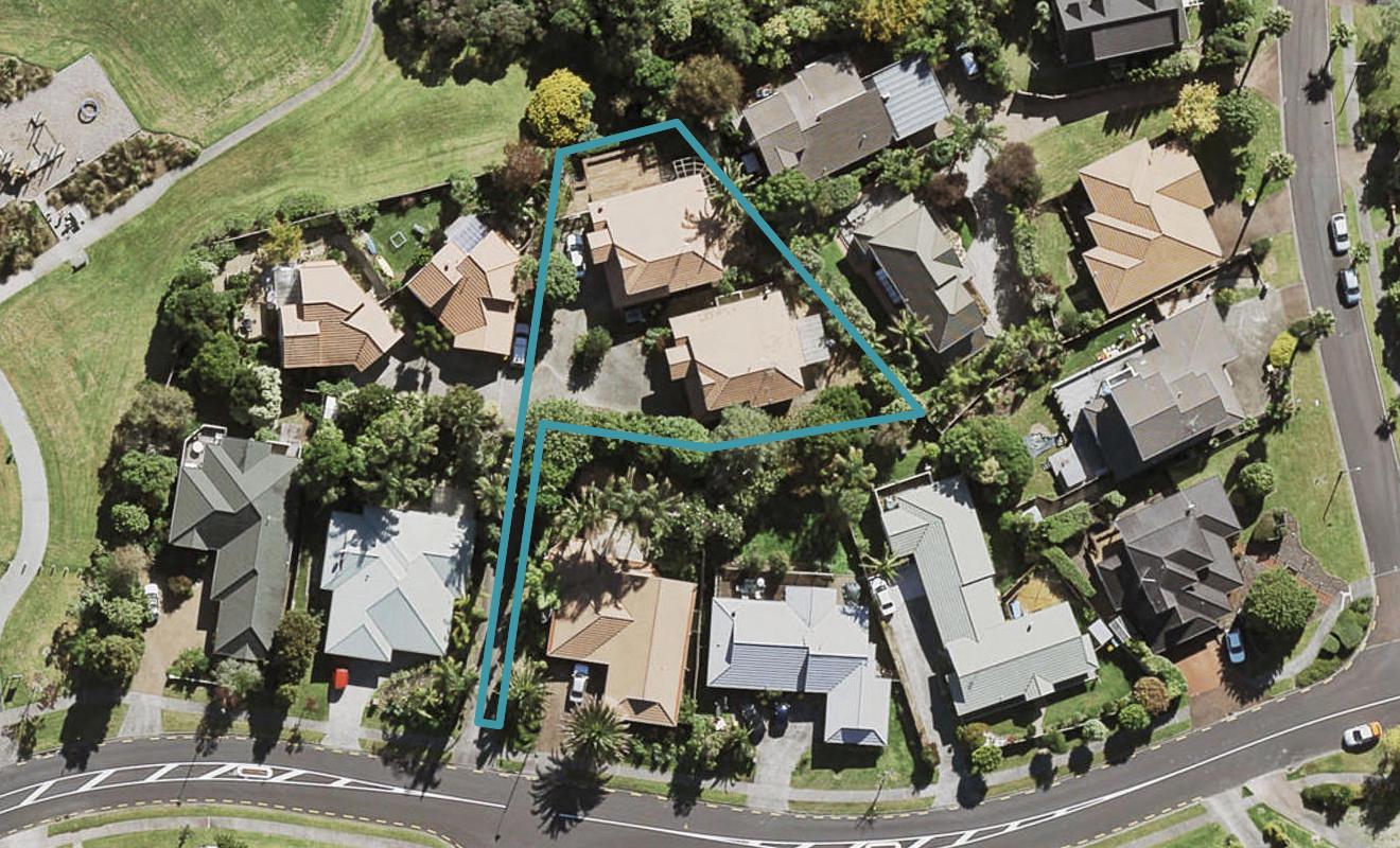 1/19 Goldfinch Rise, Unsworth Heights, Auckland - Carousel 1