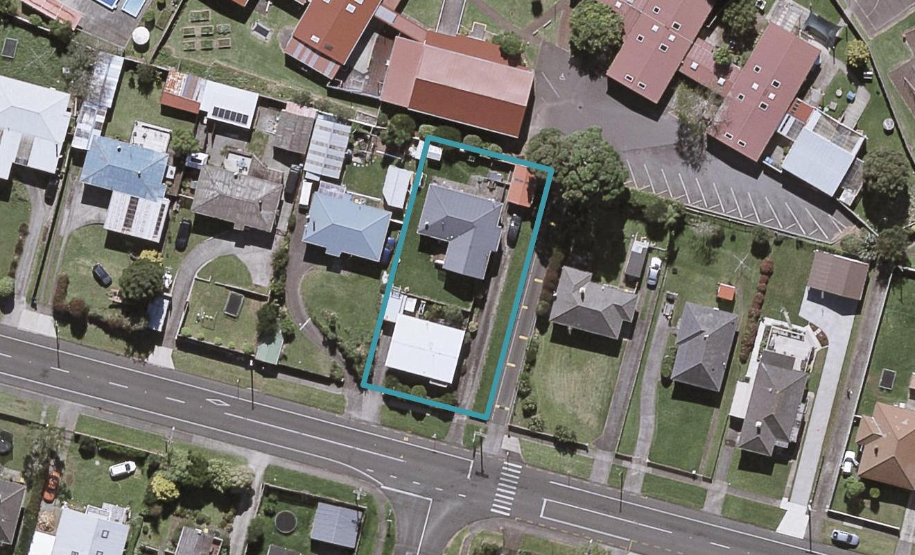 94B Omata Road, Marfell, New Plymouth - Carousel 1