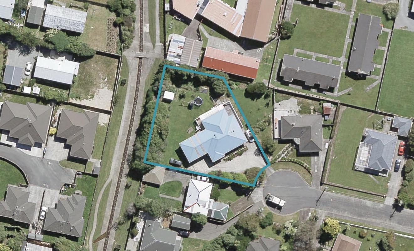 6 Kapuranga Grove, Stokes Valley, Lower Hutt - Carousel 1