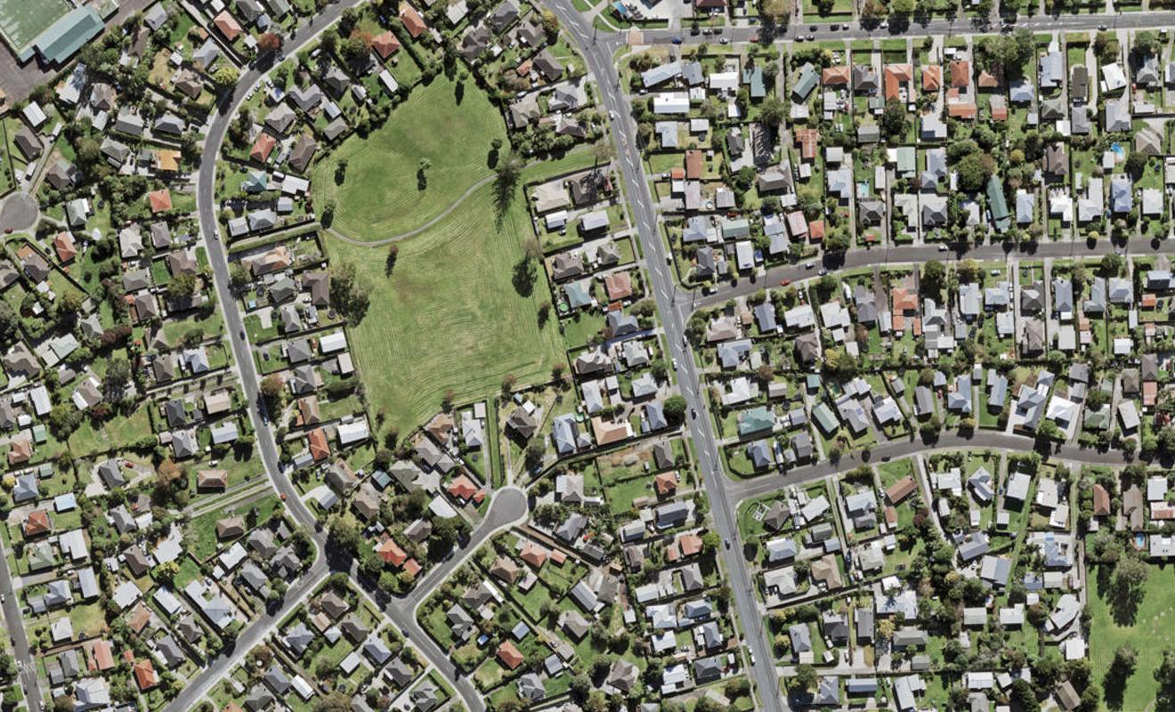 642A Te Atatu Road, Te Atatu Peninsula, Auckland - Carousel 1