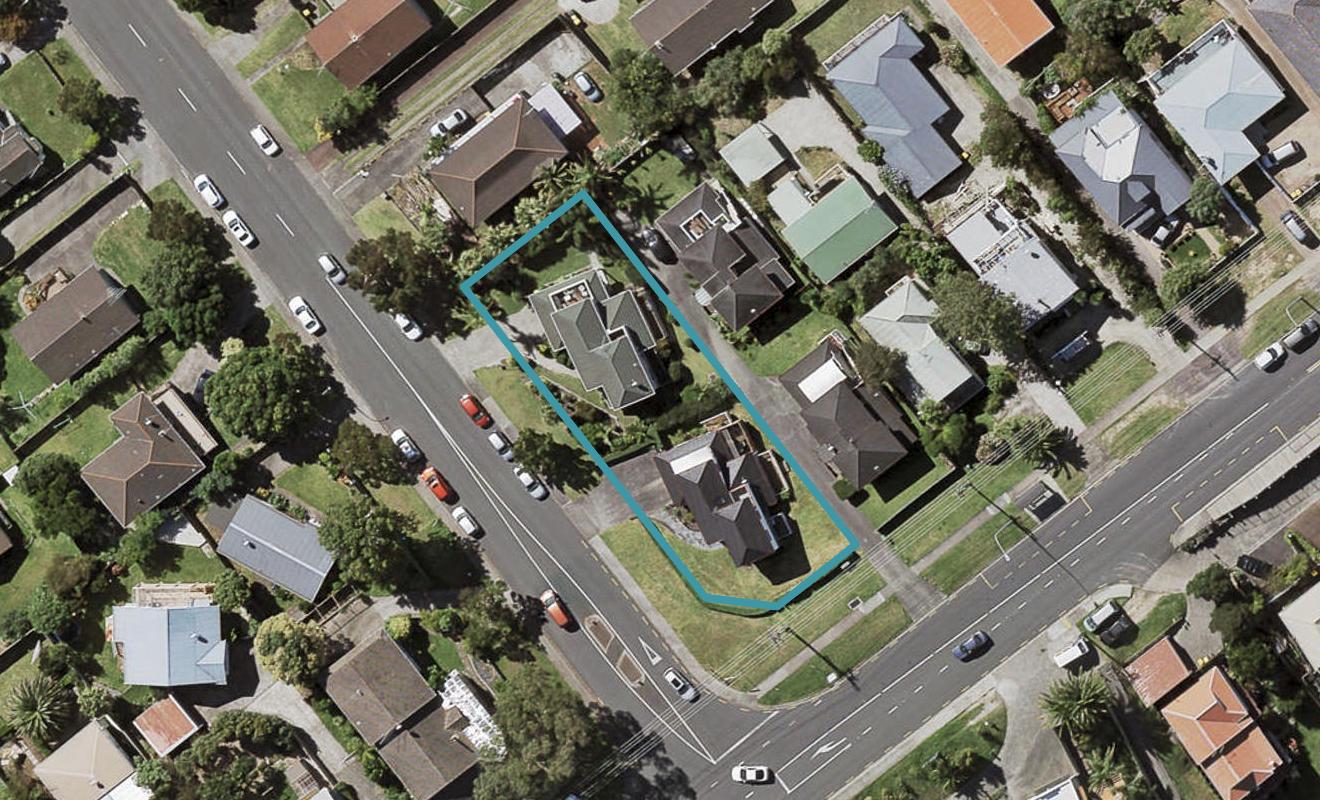 2/140 Sunset Road, Unsworth Heights, Auckland - Carousel 1