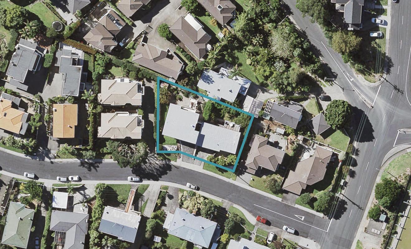 2/31A Bevyn Street, Castor Bay, Auckland - Carousel 1