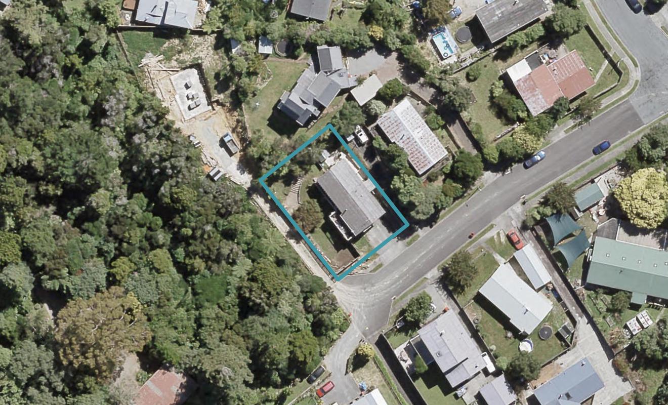 6 Serenity Grove, Maoribank, Upper Hutt - Carousel 1