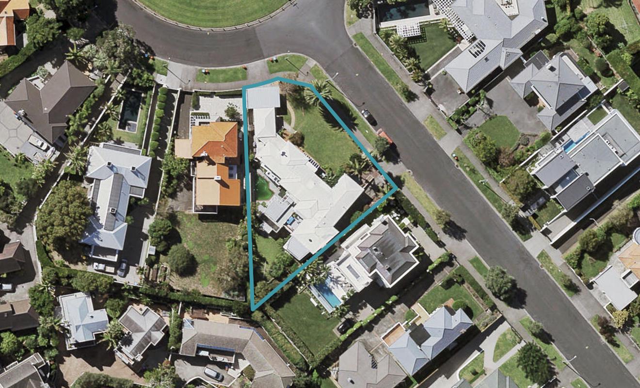 2A Fenton Circus, Orakei, Auckland - Carousel 1