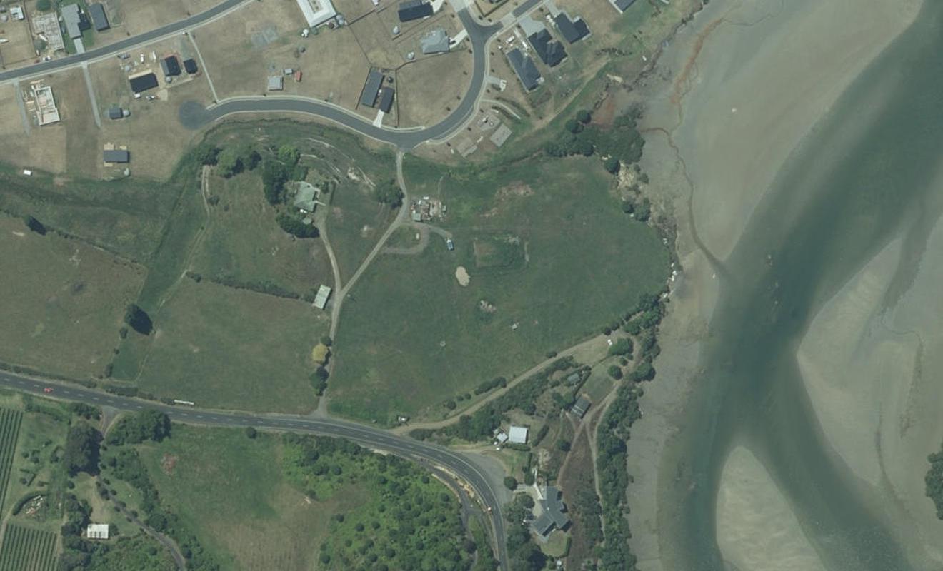 1 Dawson Place, Cooks Beach - Carousel 1
