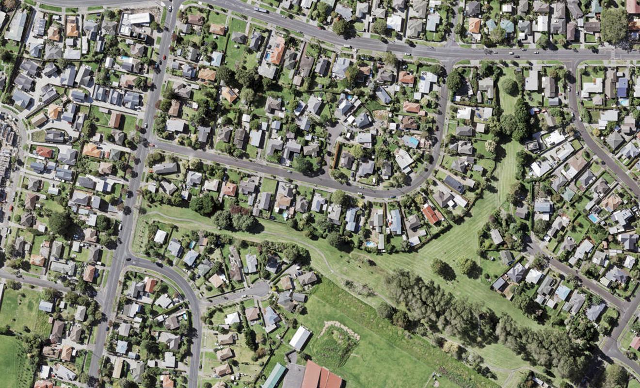 28A Weybridge Crescent, Glen Innes, Auckland - Carousel 1