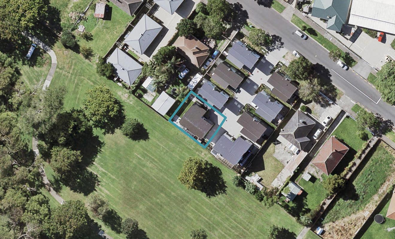 29D Eastview Road, Glen Innes, Auckland - Carousel 1