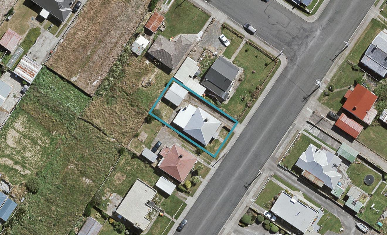 15 Henderson Street, Bluff - Carousel 1
