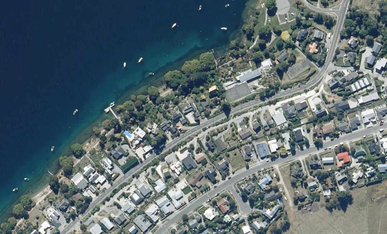 587 Peninsula Road, Kelvin Heights, Queenstown - Carousel 1