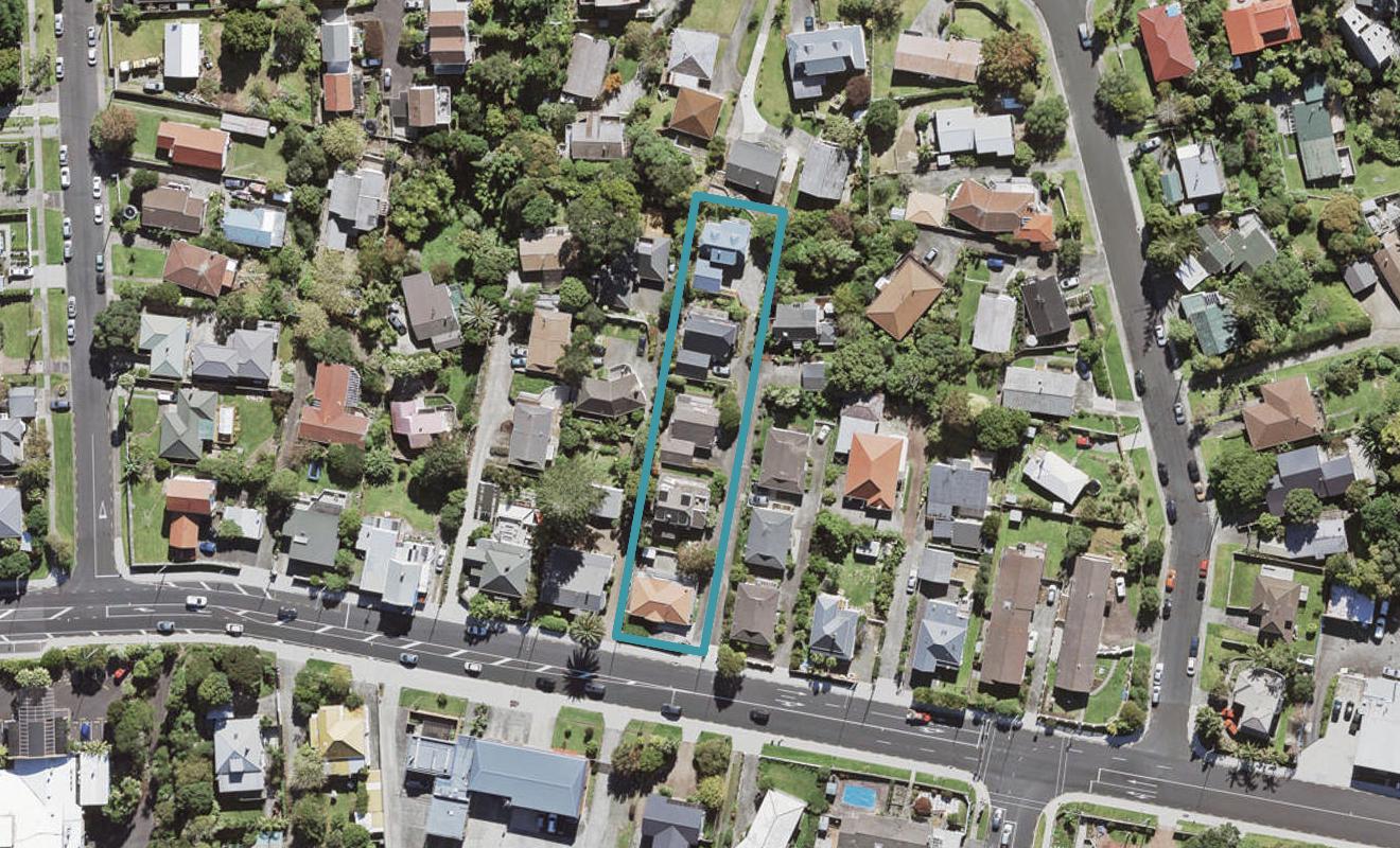 1/141 Mokoia Road, Birkenhead, Auckland - Carousel 1