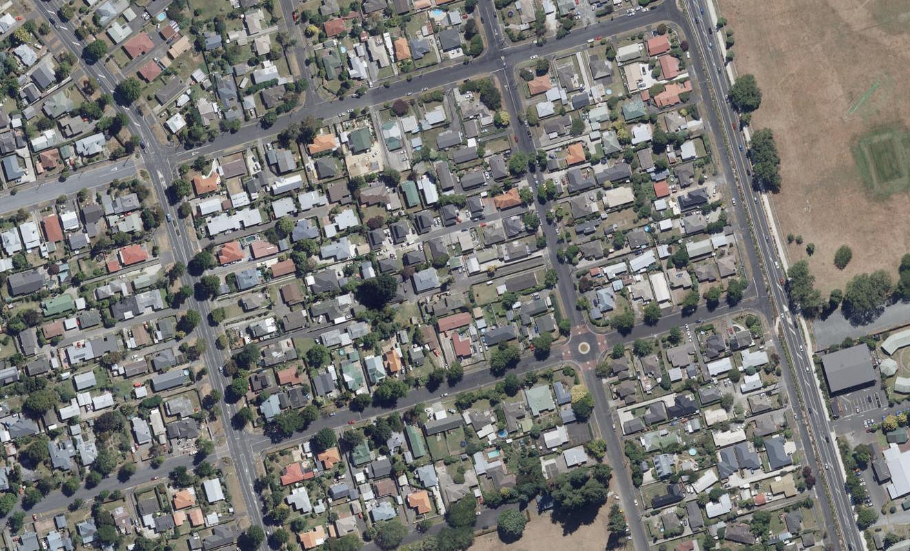 215 Fox Street, Hamilton East, Hamilton - Carousel 1