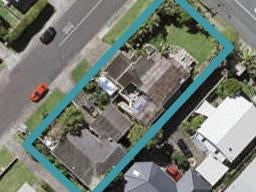 2/94 East Coast Road, Milford, Auckland