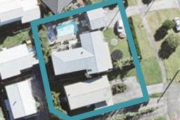 2/1032 East Coast Road, Fairview Heights, Auckland