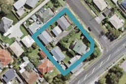 2/99 Henderson Valley Road, Henderson, Auckland
