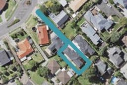 8A Dalwhinnie Parade, Highland Park, Auckland