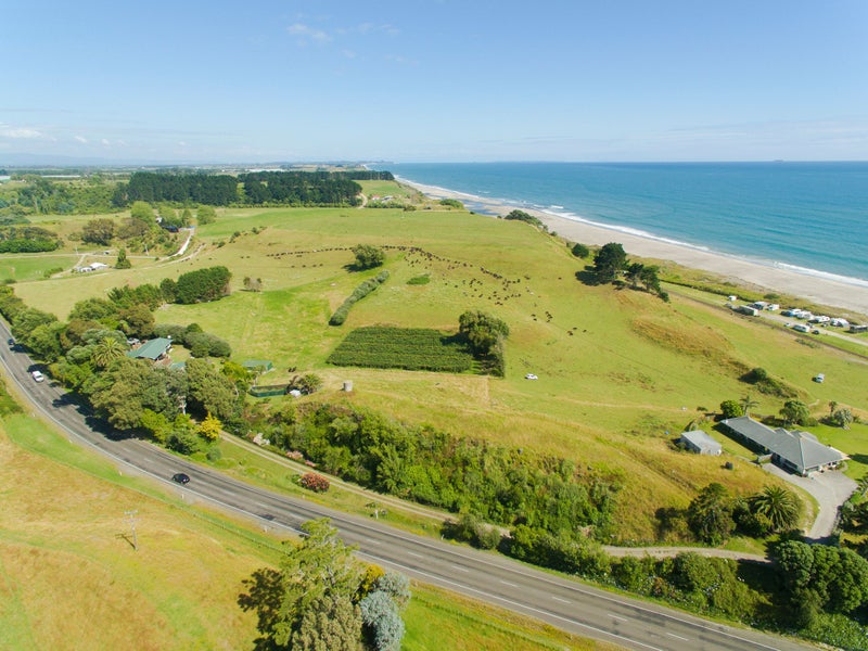 1352 State Highway 2 West, Pikowai, Matatā - Carousel 1