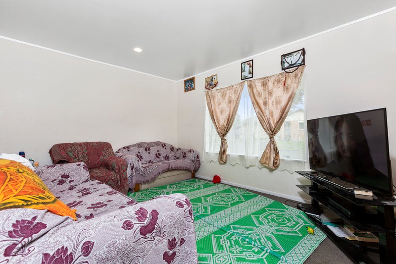 22 Waldos Way, Mangere, Auckland - Carousel 2