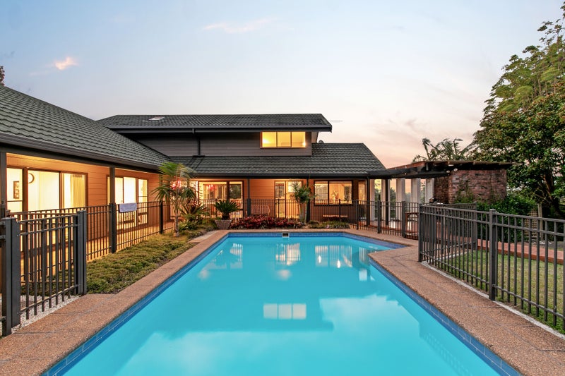 338 Point View Drive, Shamrock Park, Auckland - Carousel 1