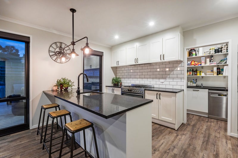276A Glenmore Road, Albany - Carousel 99