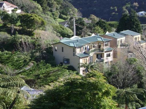 2D Lytton St, Wadestown, Wellington - Carousel 1