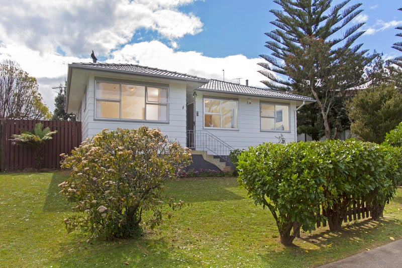 11 Reelick Avenue, Pakuranga Heights, Auckland - Carousel 1