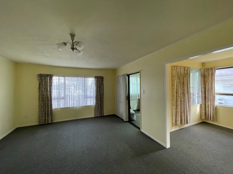 Property Valuation for 112 Aviemore Drive, Highland Park, Auckland