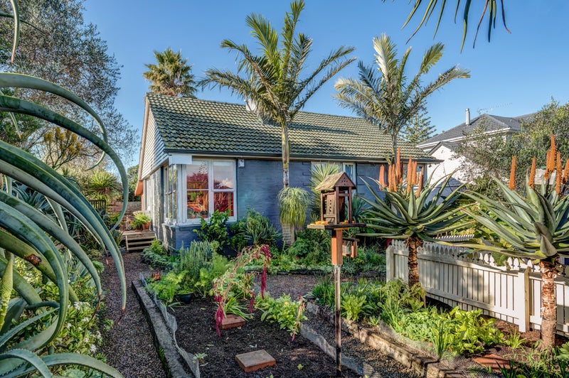 Property Valuation for 4 Line Road, Glen Innes, Auckland Trade Me