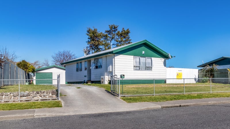 3 Kingsley Drive, Flaxmere, Hastings - Carousel 1