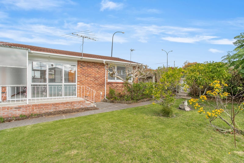 4/13 Kings Road, Panmure, Auckland - Carousel 1