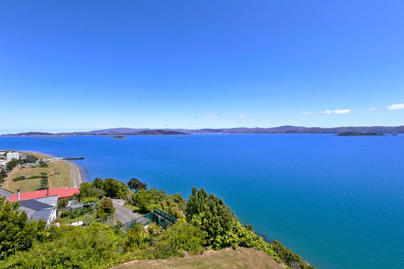 Property Valuation for 7 Orihau Terrace, Eastbourne, Lower Hutt Trade