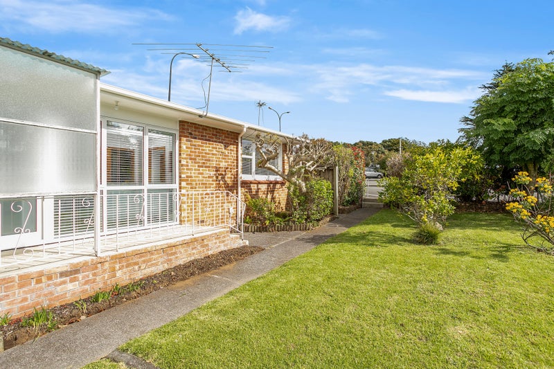 4/13 Kings Road, Panmure, Auckland - Carousel 2