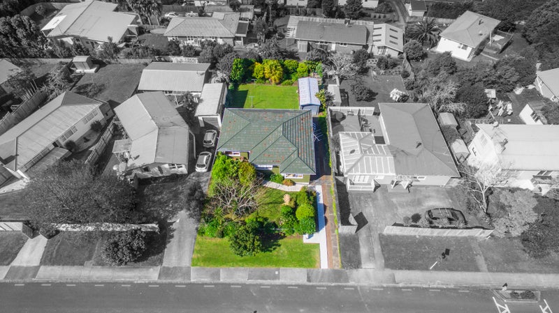 87 Lauderdale Road, Birkdale, Auckland - Carousel 2