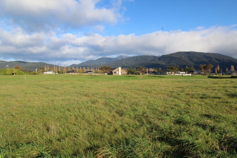 24 Vancouver Place, Te Anau, Te Anau - Carousel 1